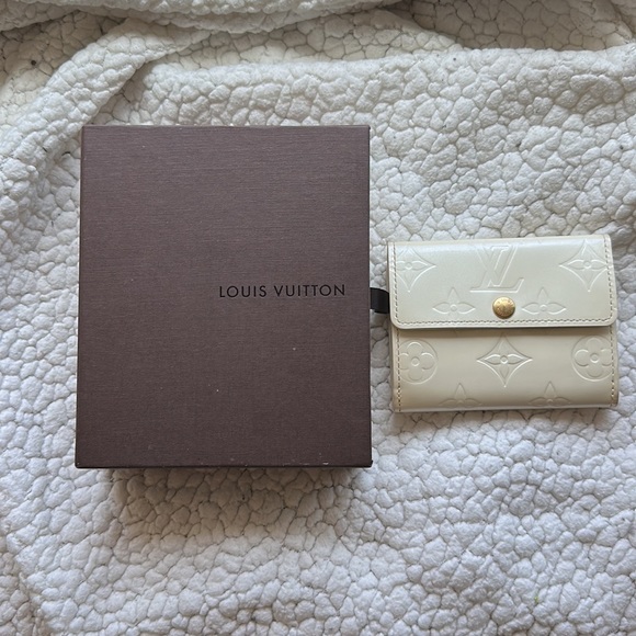 Authentic Louis Vuitton small wallet - Picture 7 of 7